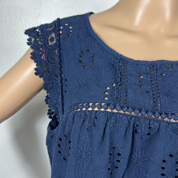 Knox Rose Navy Blue Sleeveless Eyelet Top - Picture 2 of 8